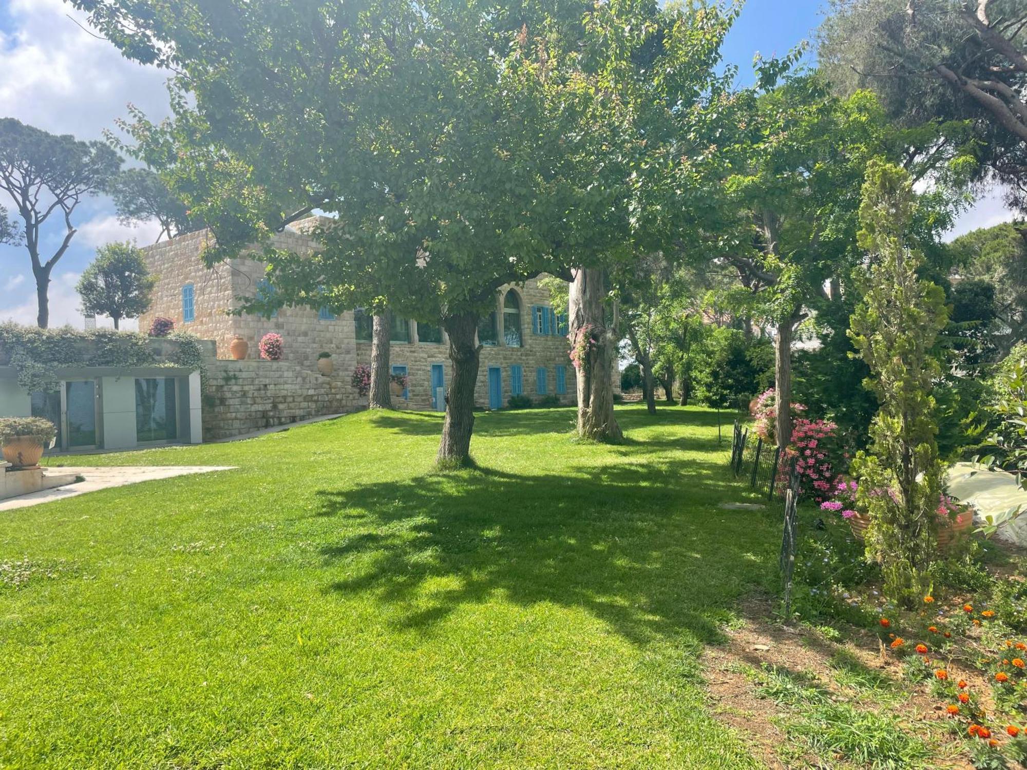 Hotel Al Bustan Beit Mery Εξωτερικό φωτογραφία