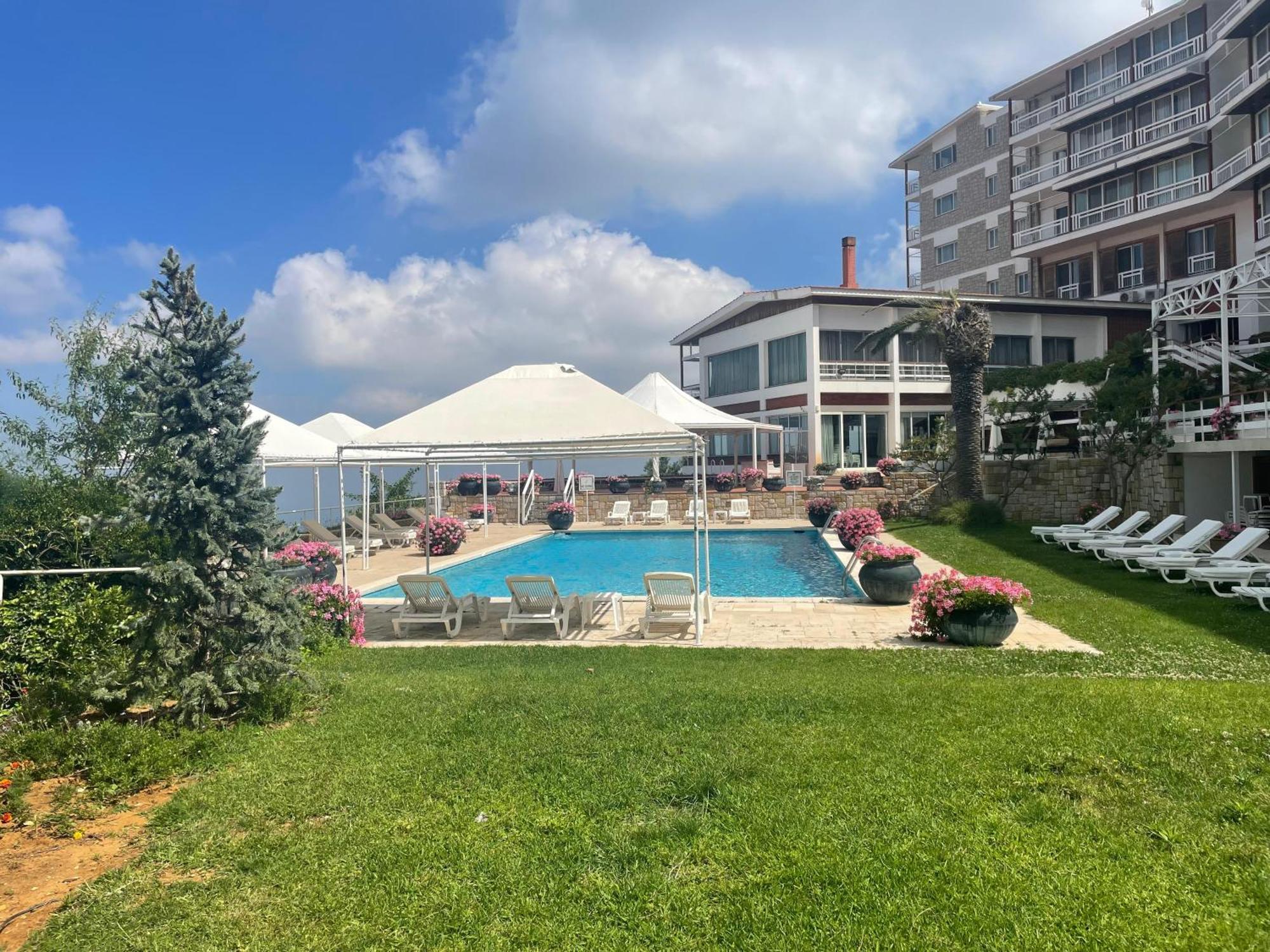 Hotel Al Bustan Beit Mery Εξωτερικό φωτογραφία