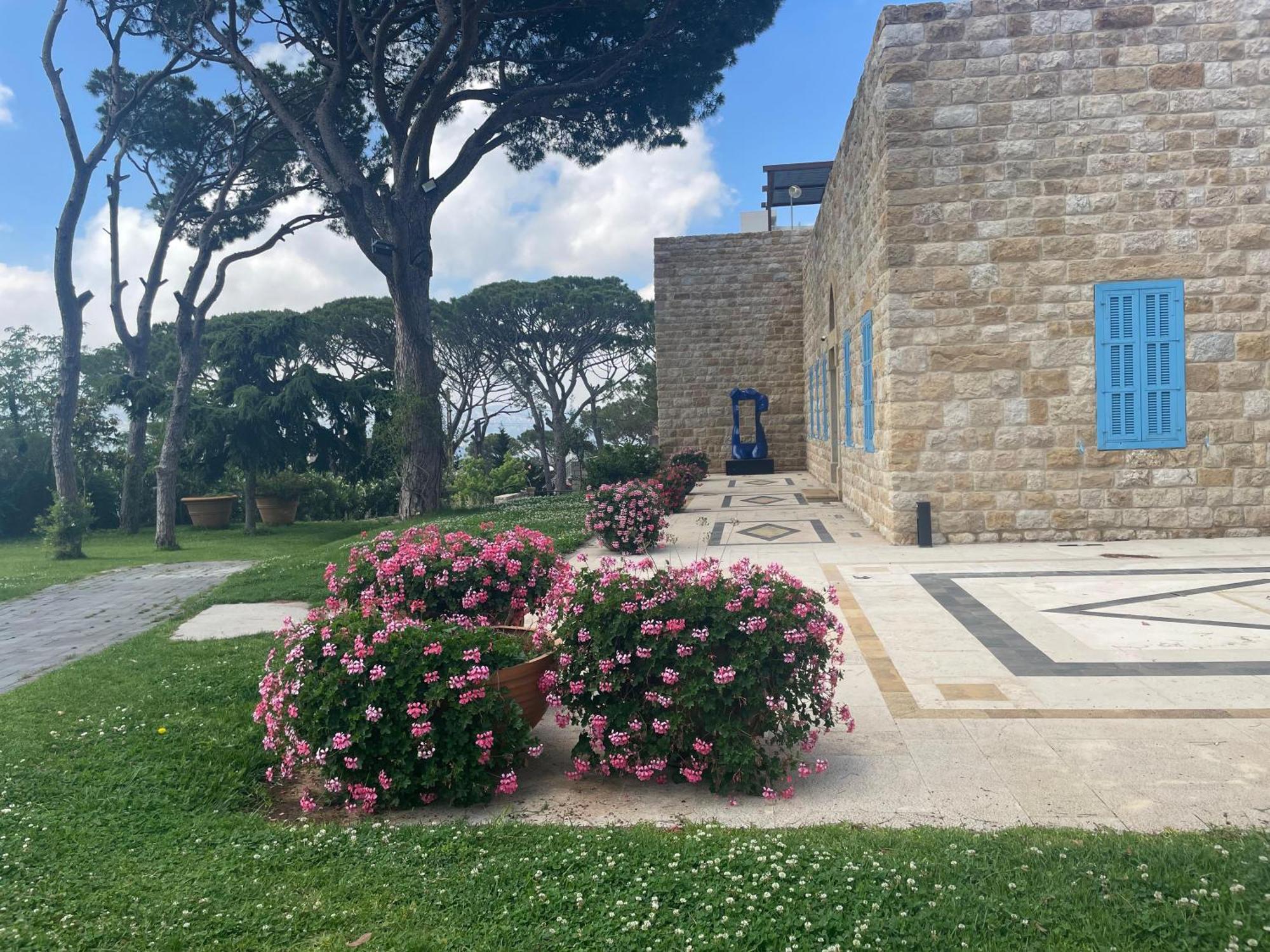 Hotel Al Bustan Beit Mery Εξωτερικό φωτογραφία