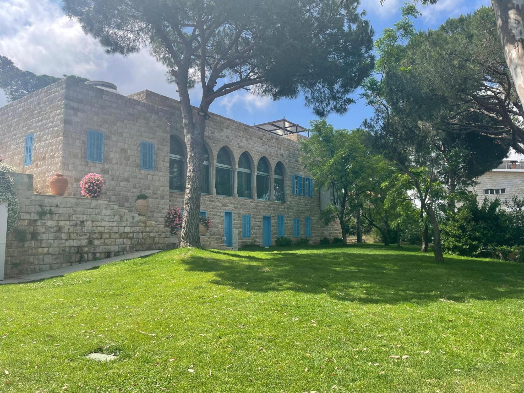 Hotel Al Bustan Beit Mery Εξωτερικό φωτογραφία