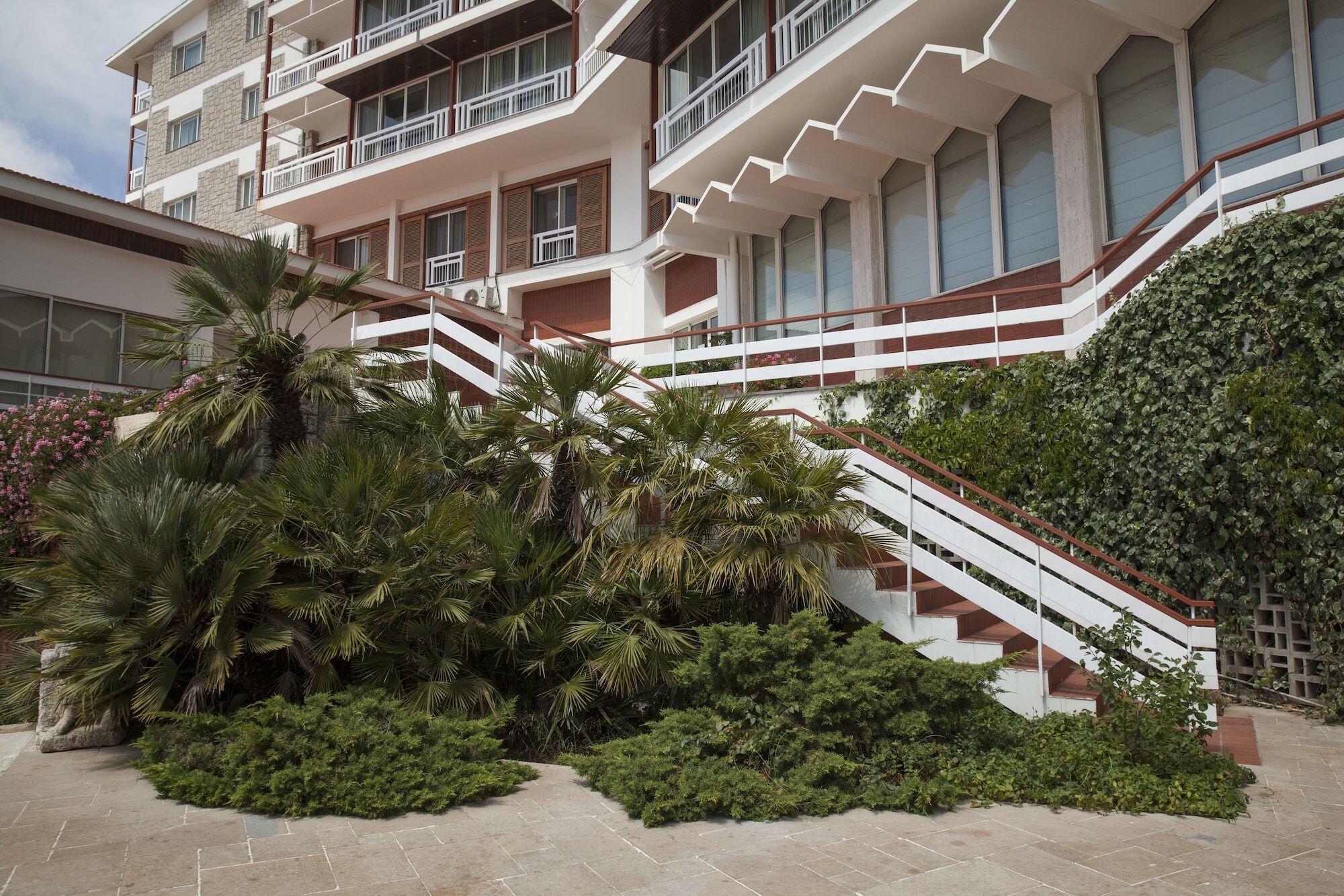 Hotel Al Bustan Beit Mery Εξωτερικό φωτογραφία